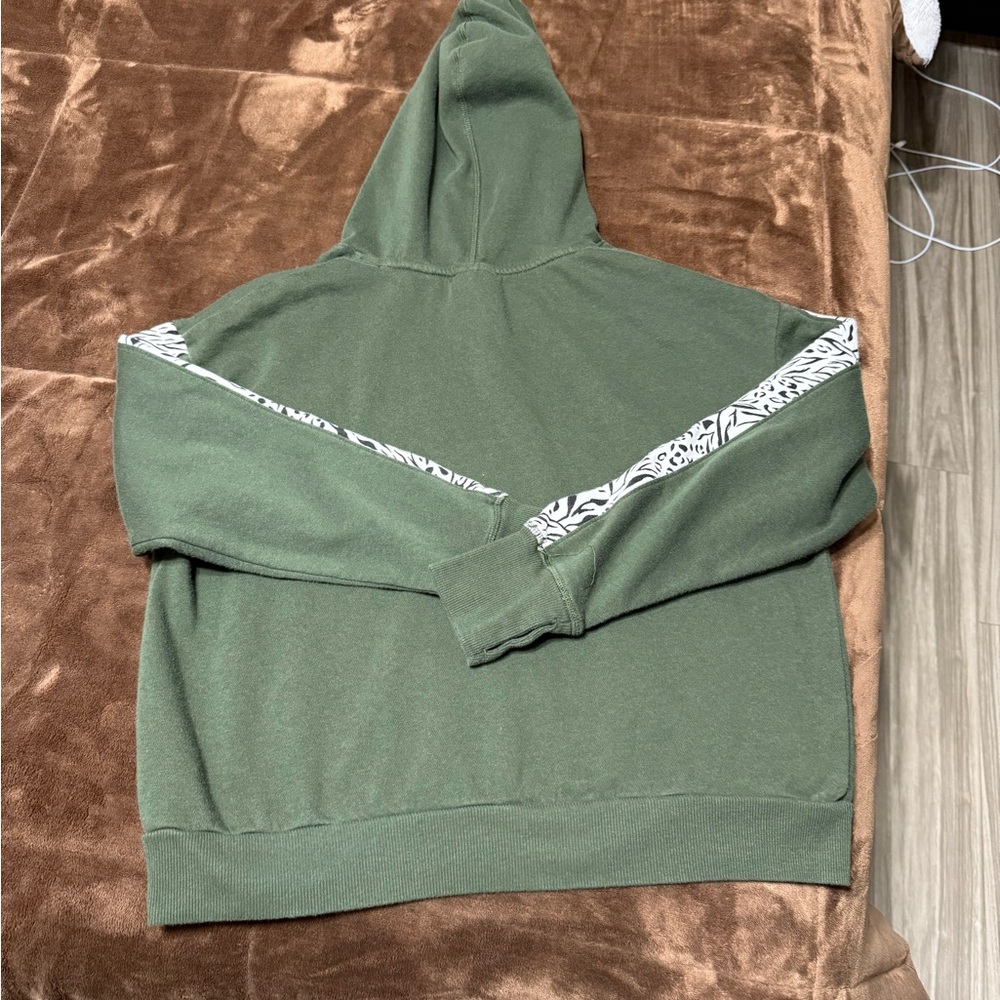 Woman’s size small Juicy Couture sports pullover hoodie - Picture 9 of 11